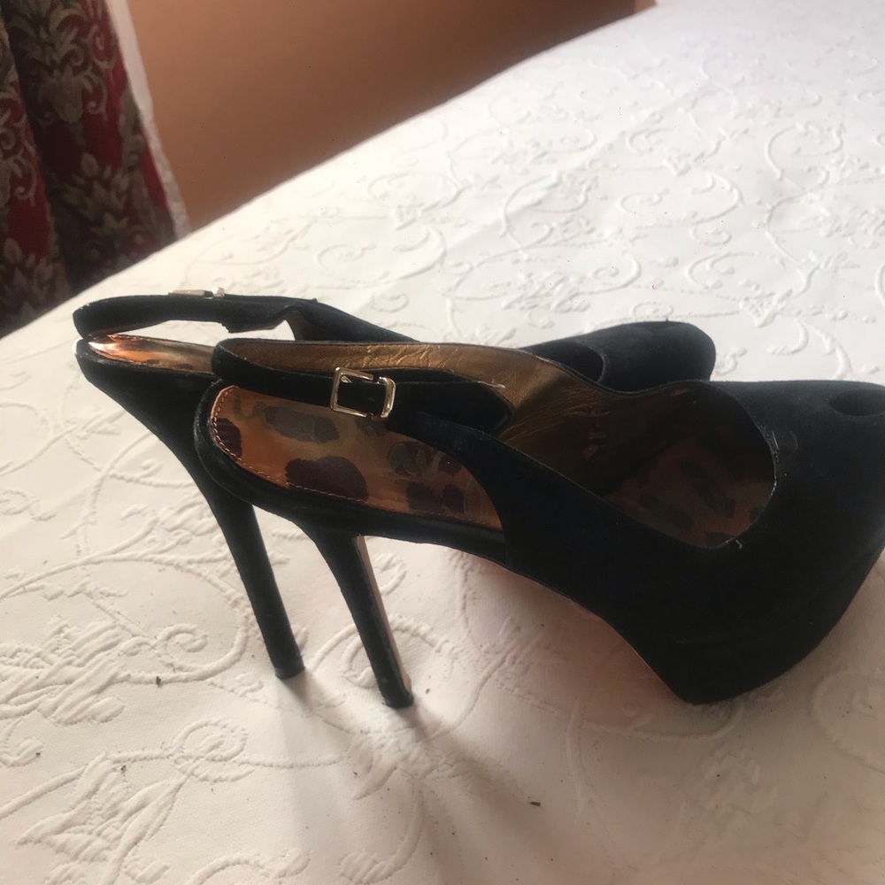 Shoes - Picture 3 of 3